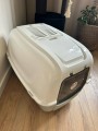 Ferplast Prima XXL Duża Kuweta Kryta Zamknięta dla Kota 65x45x45cm Biało-Szara + Filtry + Łopatka